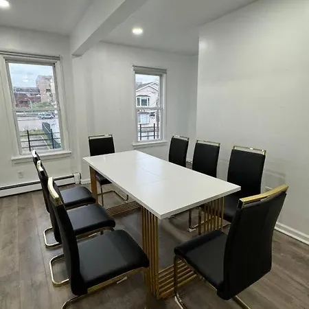 Comfy Family Home -Adjacent To Nyc: 15 Guests